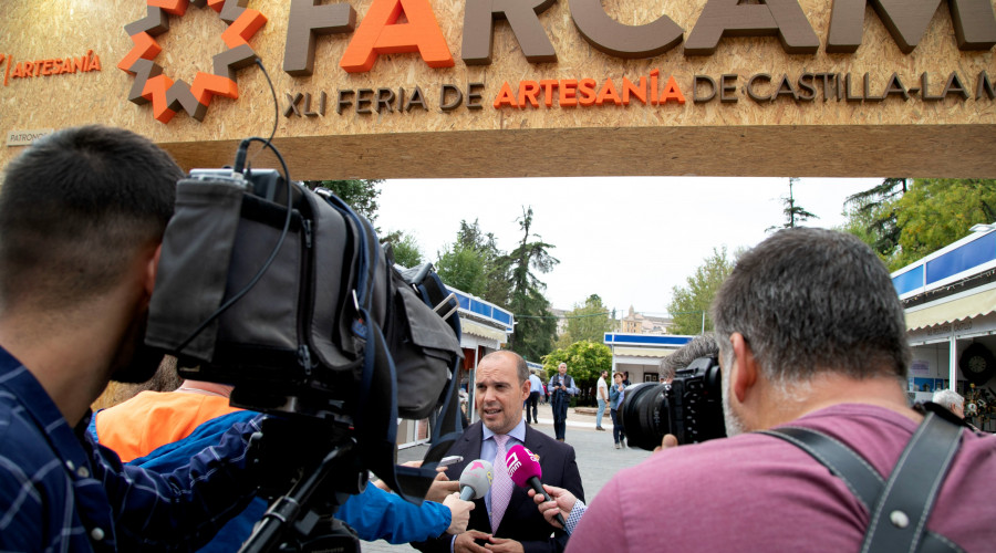 Nuñez y Bellido visitan FARCAMA como nuestra de apoyo al sector.